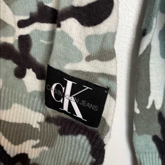 Calvin Klein Camouflage Sweater - Picture 2 of 3